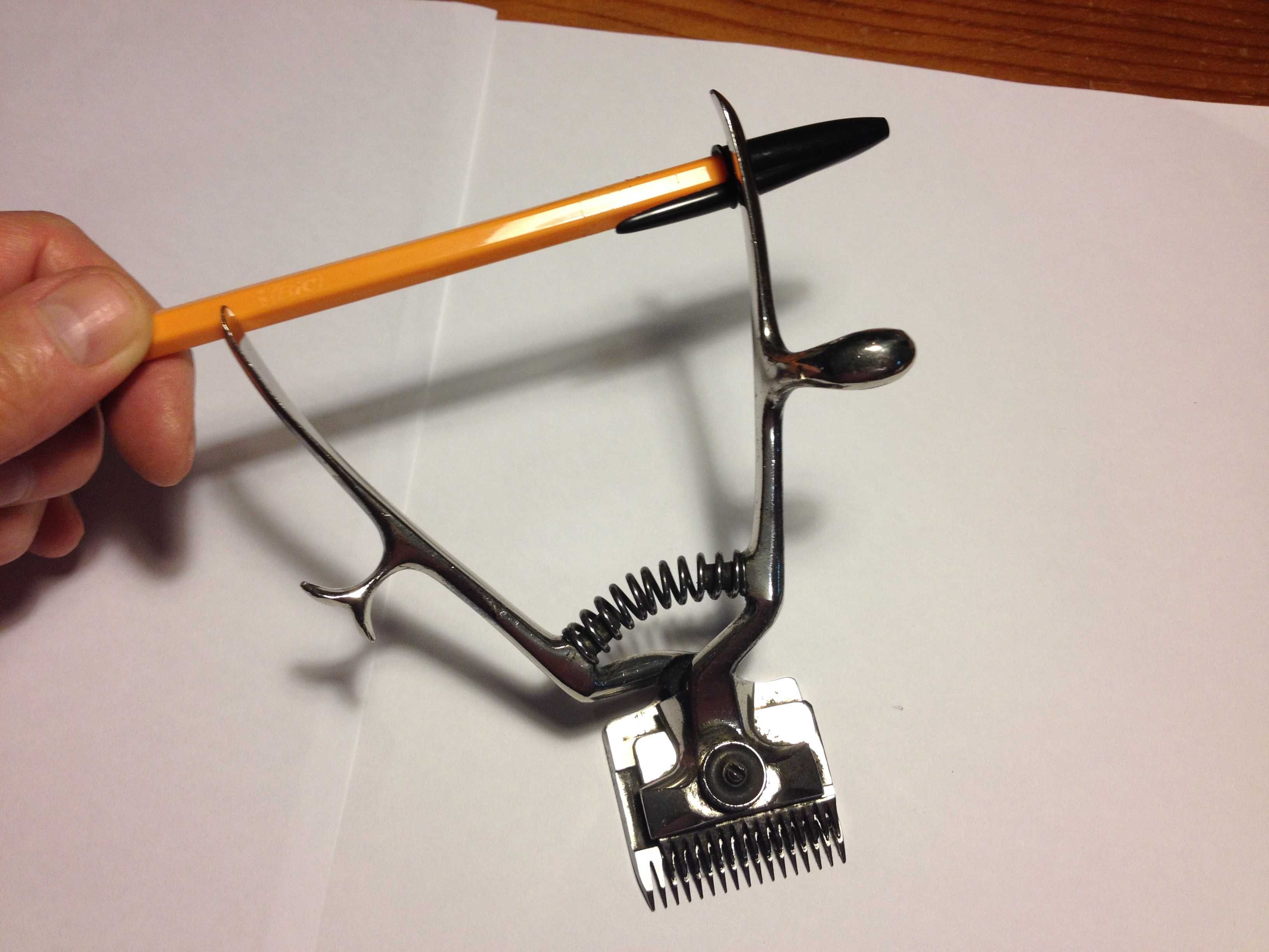 Máquina Antiga Manual para cortar cabelo