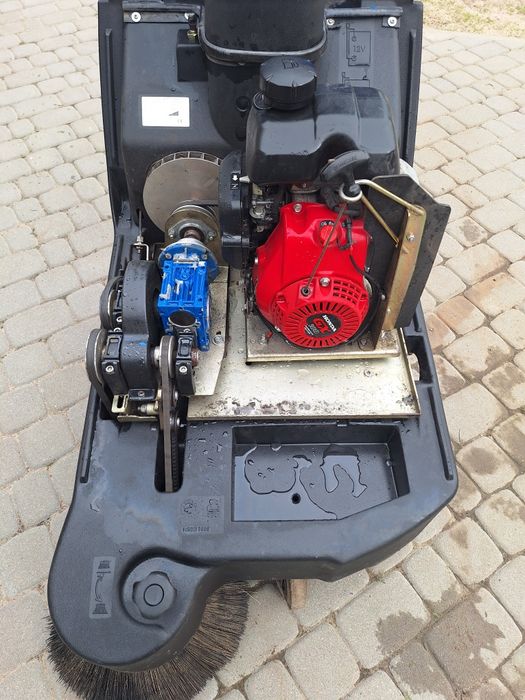 Zamiatarka spalinowa