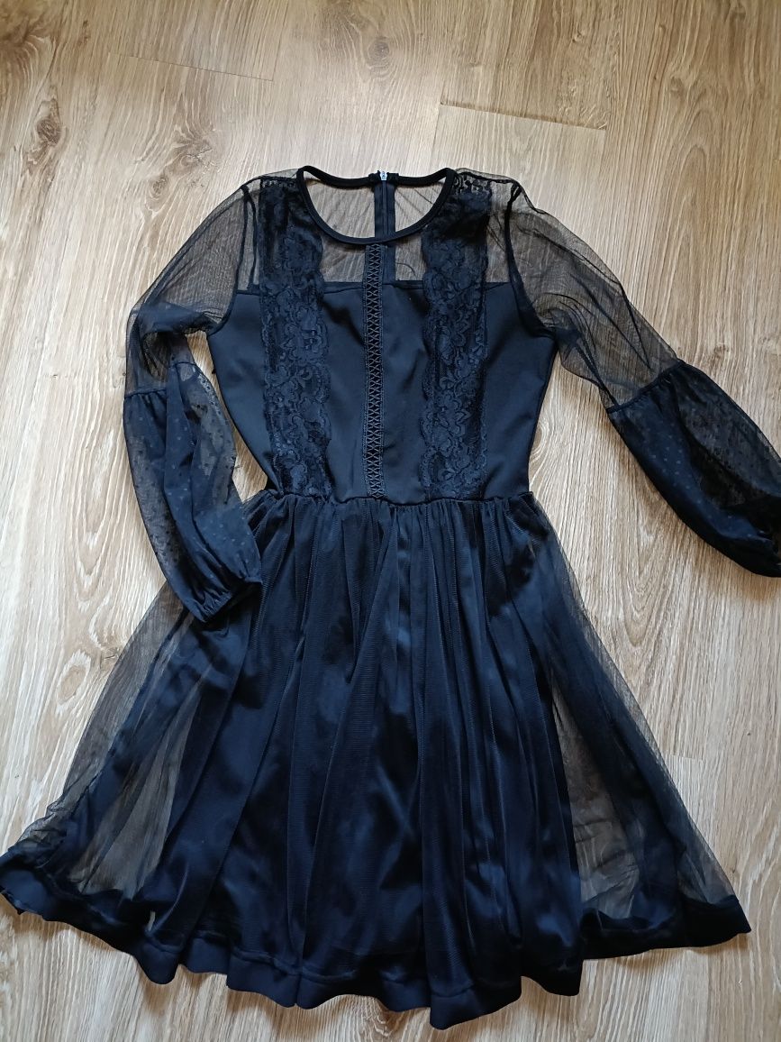 Tiulowa , czarna sukienka S