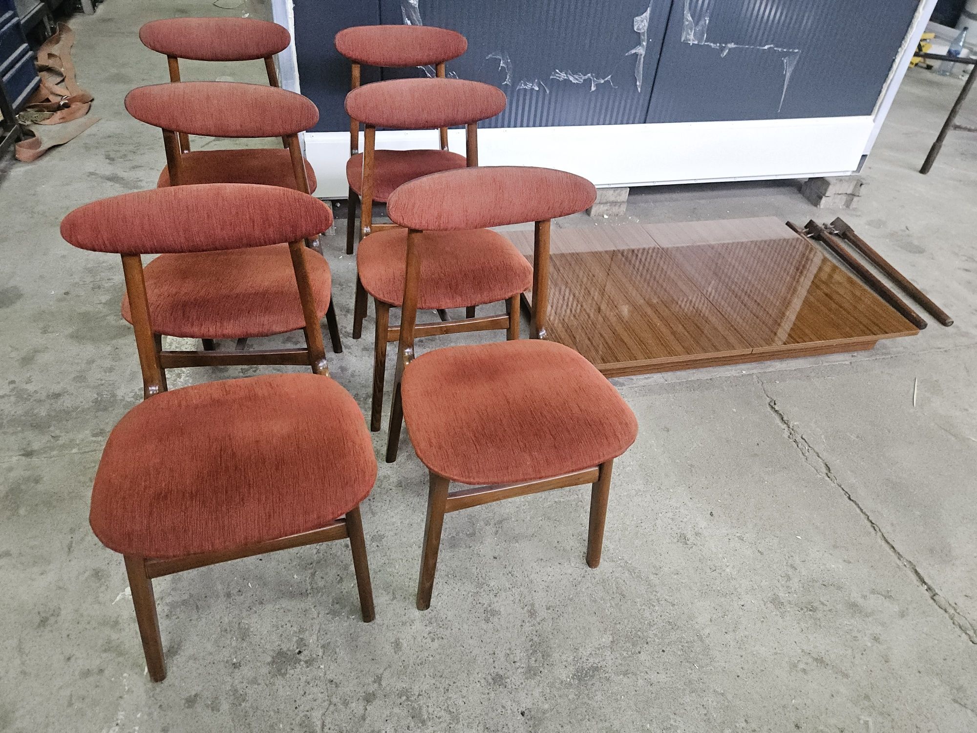 6x krzesło Hałas PRL i stolik.