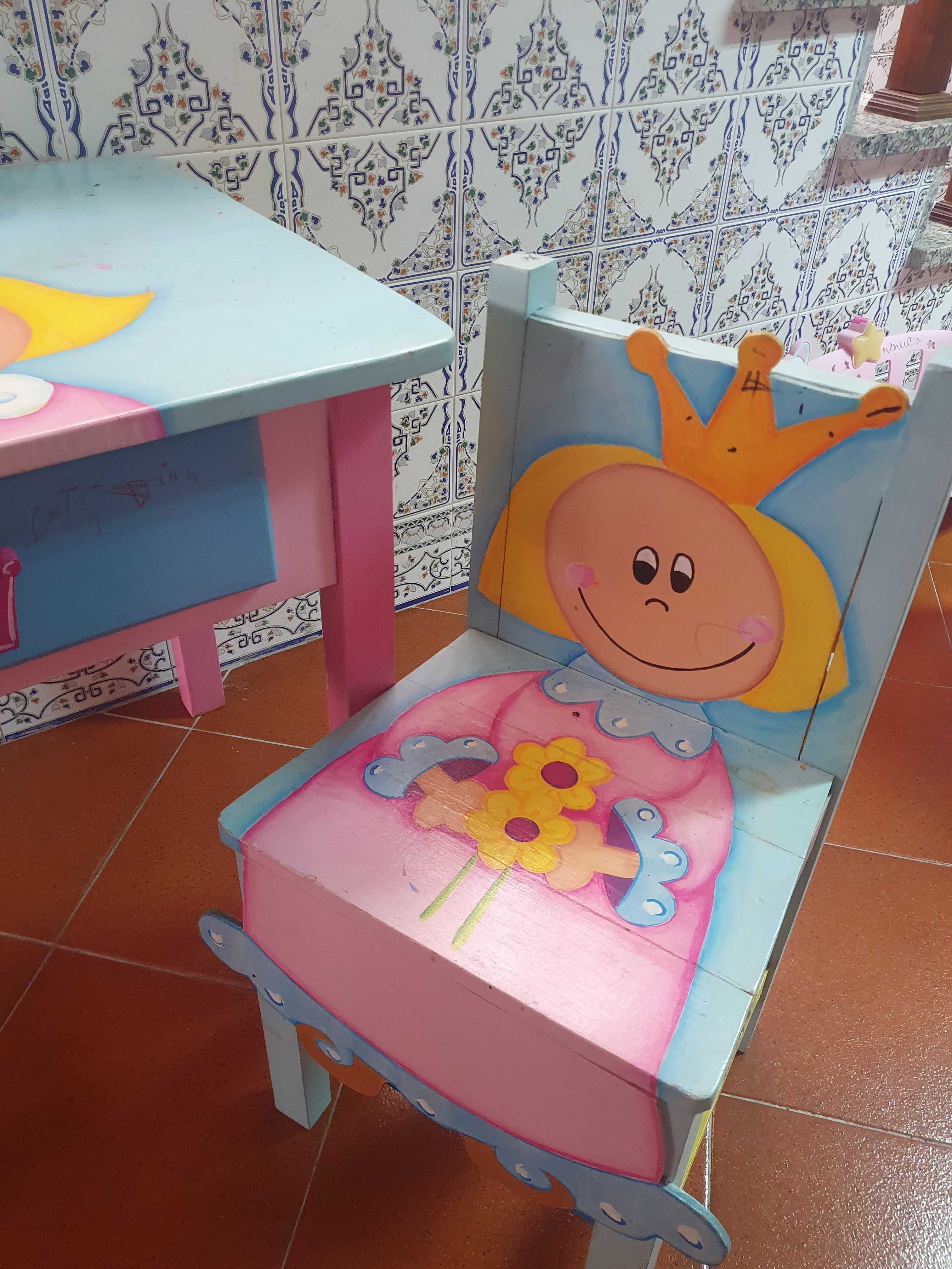 Mesa + Cadeira Infantil