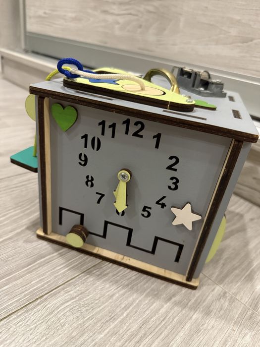 Бізі куб середній