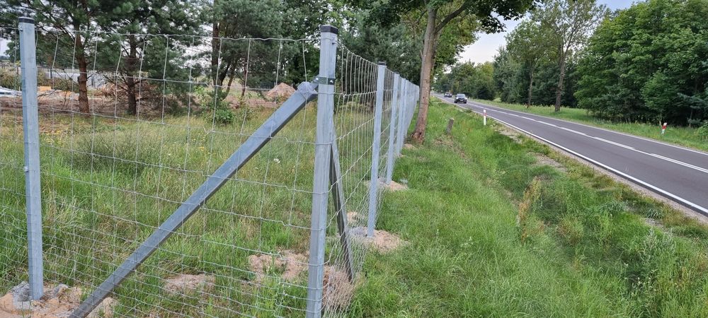 Ogrodzenie terenu inwestycyjnego, działki,  sadu