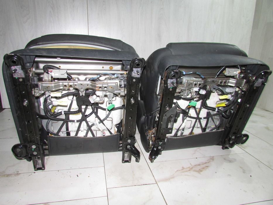 Шкіряний салон сидіння з підігівом Toyota Avensis T25 седан карти