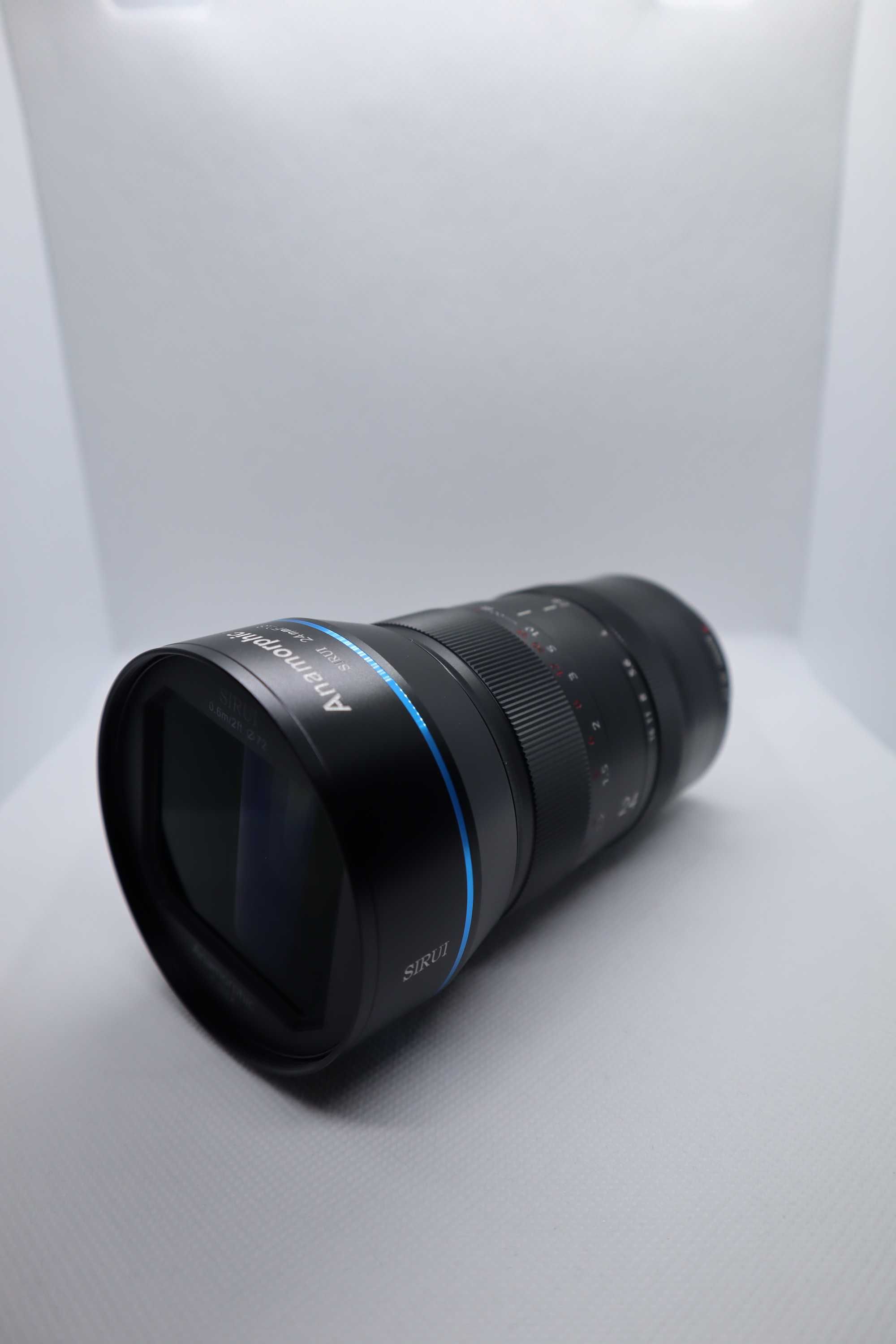 Sirui anamorphic lens 1,33x 24mm f/2.8 canon
 ef-m
