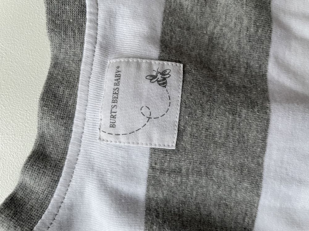 Pajac śpioszki unisex siwe w paski Burt’s Bees Baby