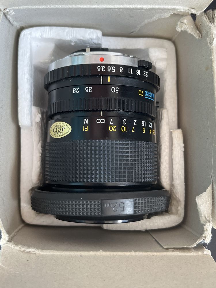 Exakta 28–70 mm f/3.5–4.8 MC Macro