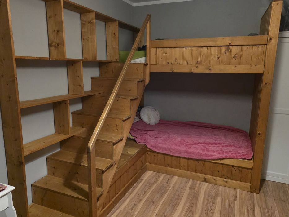 Łóżko piętrowe drewniane