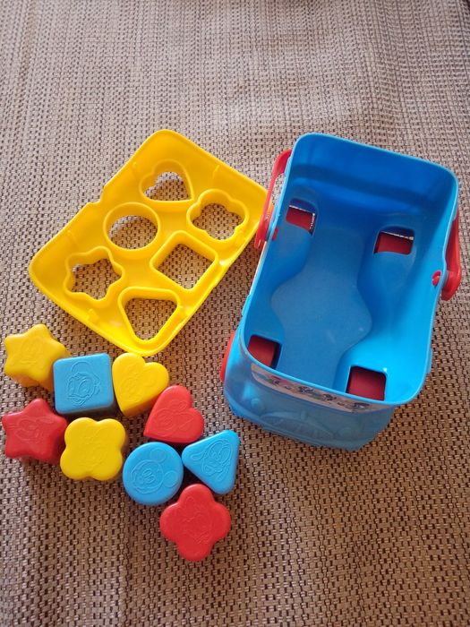 Sprzedam samochodzik z klockami