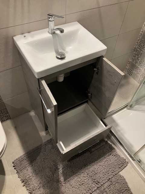 Meble  łazienkowe w super stanie