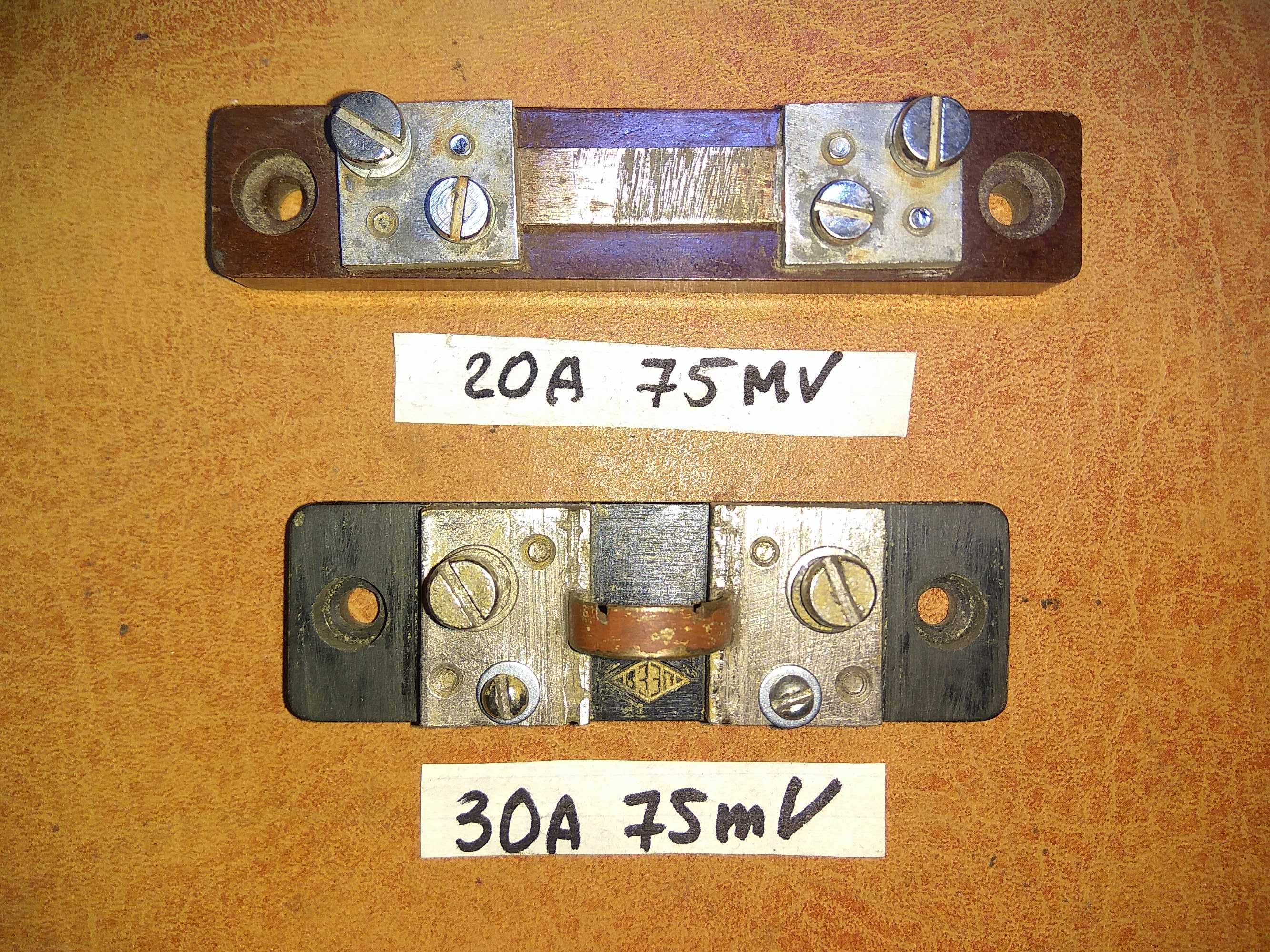 Шунты 300, 25 А 150mv., 30 А  75mv., 10 А  10mv., 6 А  75mv., 1000 А.