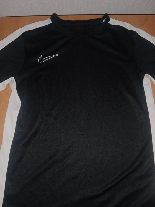 Футболка nike для спорту