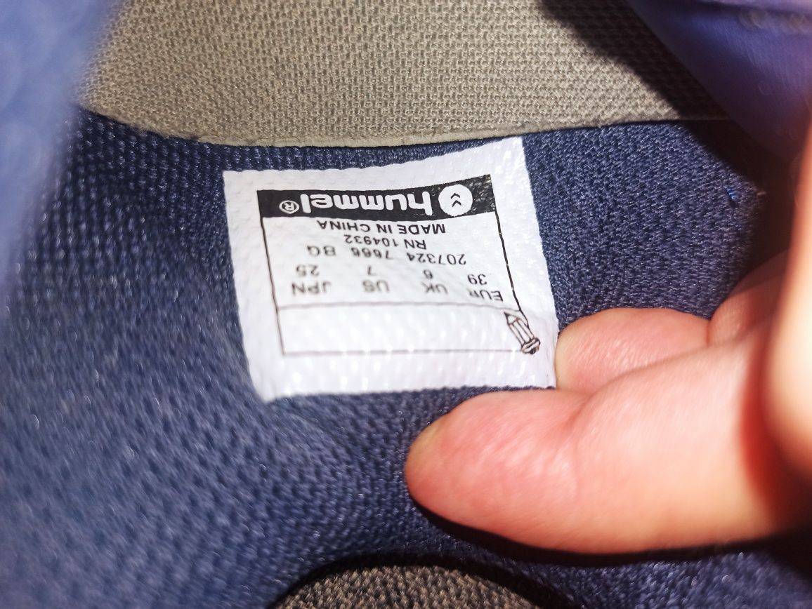 Halówki Hummel mało używane rozmiar 39