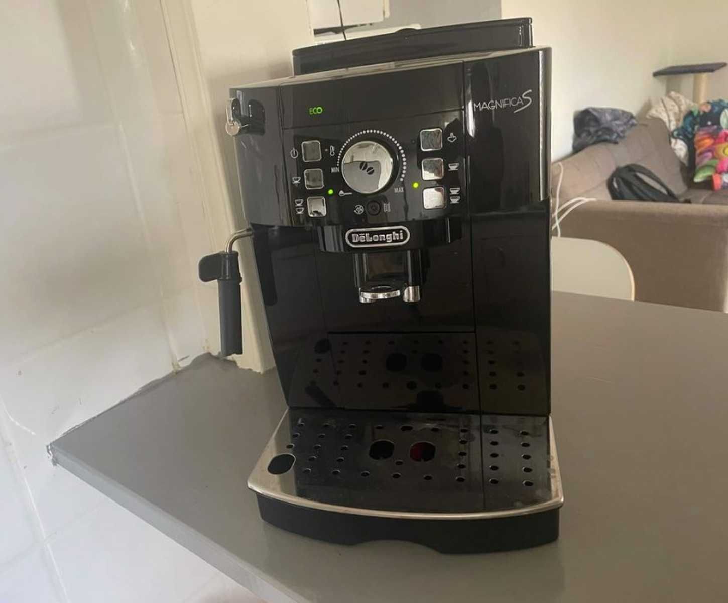 DeLonghi Maquinas de cafe Magnifica S