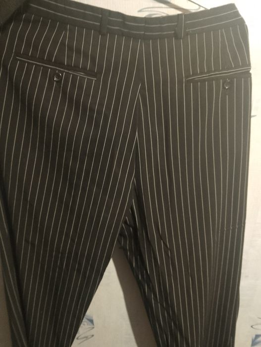 Продам Стильный классический костюм