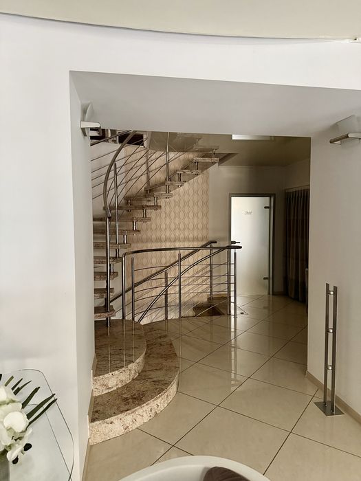 Оренда комерційного приміщення 550 м2