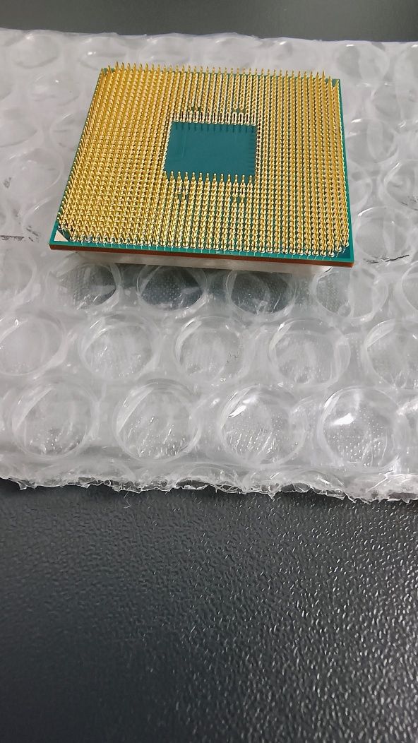 AMD Ryzen 3 2200G