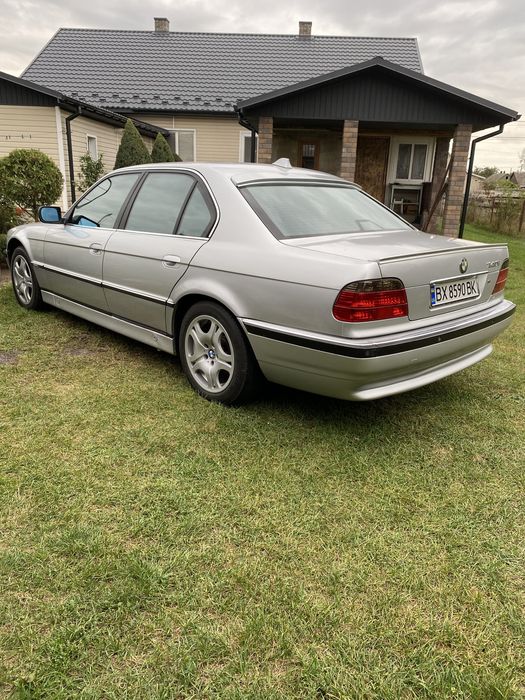 Продам BMW E38 740I, 4.4, без ваносів, акпп, в хорошому стані.