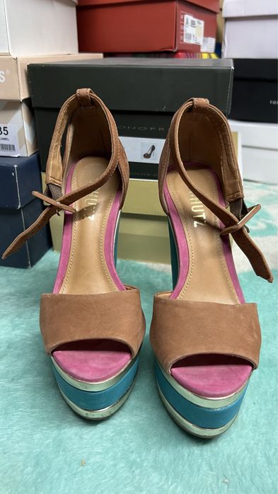 Sandalias de cunhas - schutz