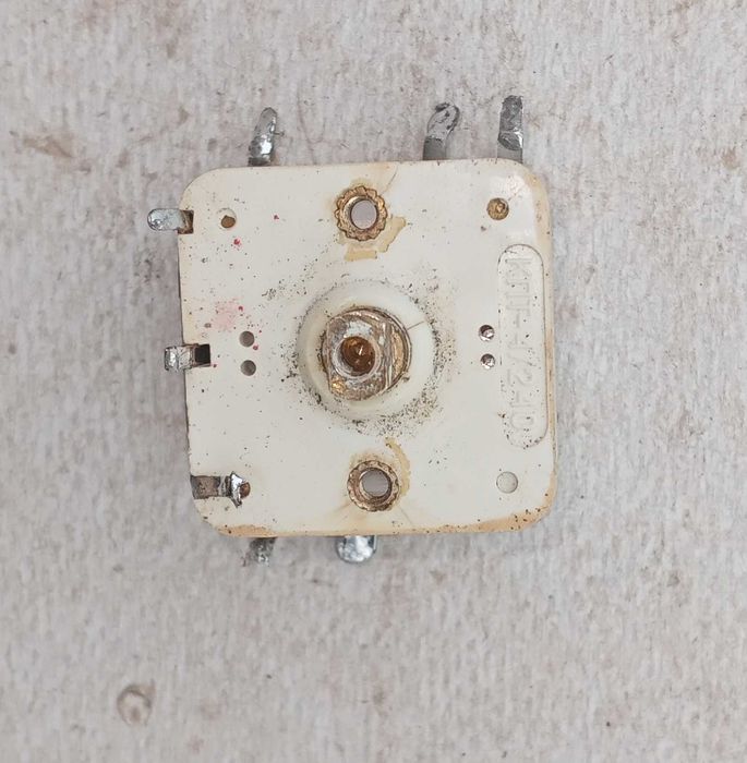 Конденсатор переменной ёмкости КПТ-4/240 пФ