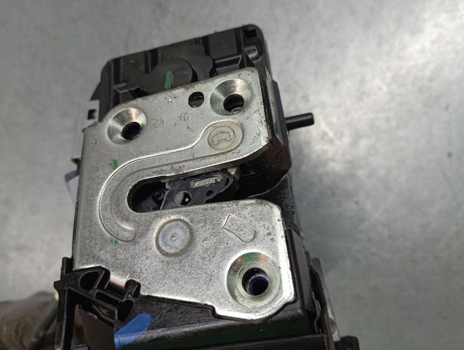 Fechadura / fecho porta trás direito RENAULT Twingo III (BCM_)