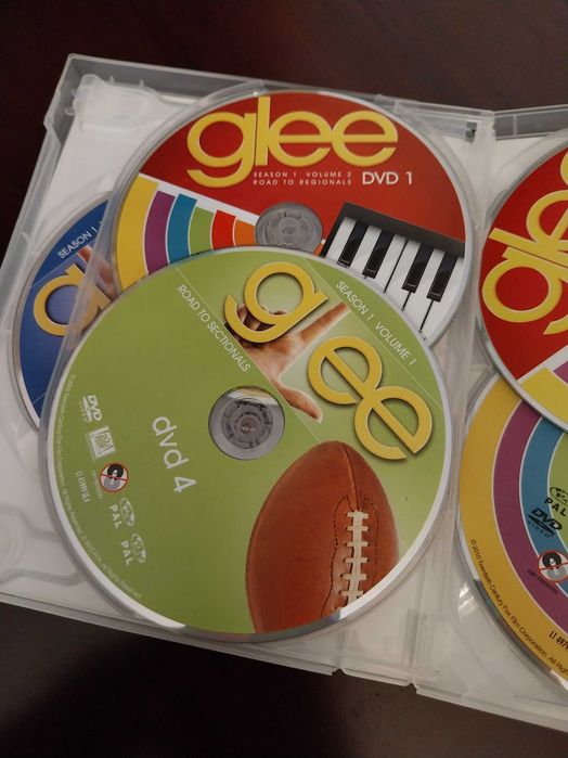 Glee - 1ª temporada, DVD, 22 episódios + exclusivos karaoke e jukebox