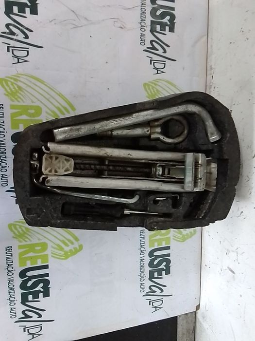Kit Macaco + Chave Rodas Volkswagen Polo (9N_)
