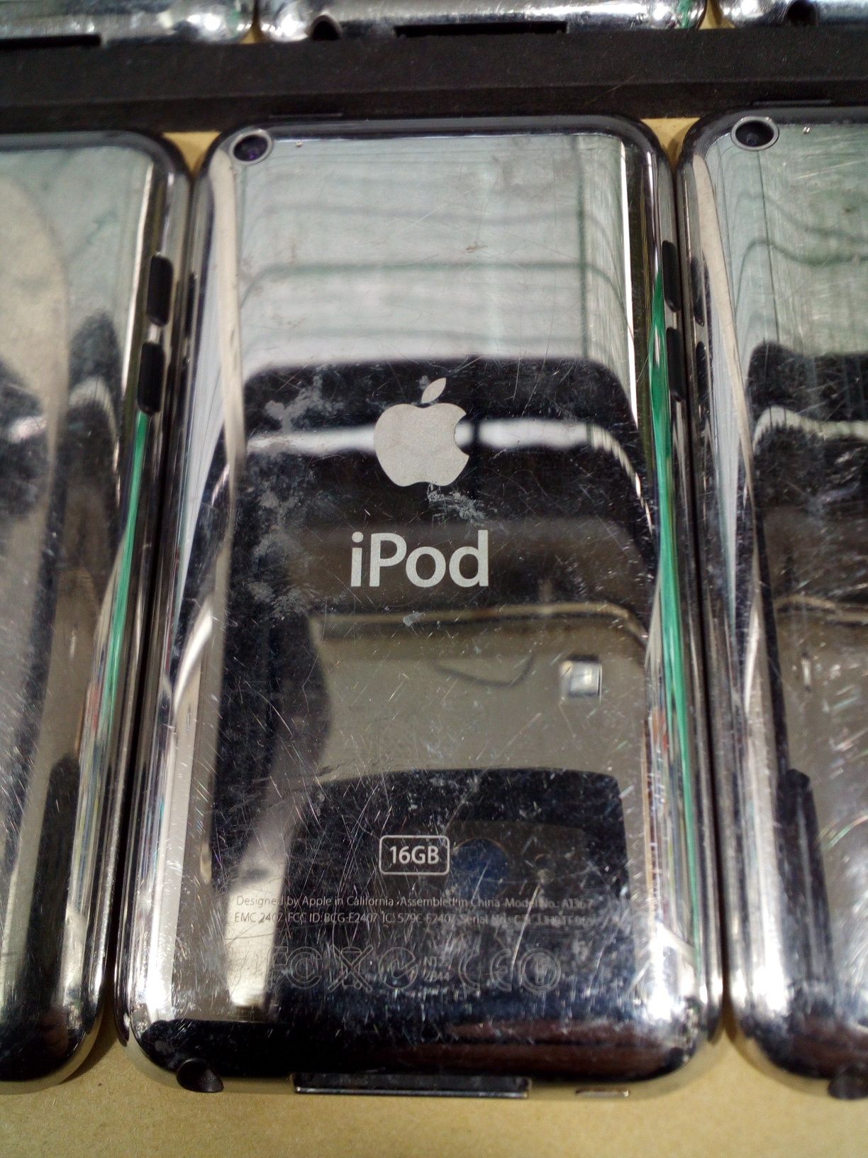 Apple iPod A1367 (8-32gb)