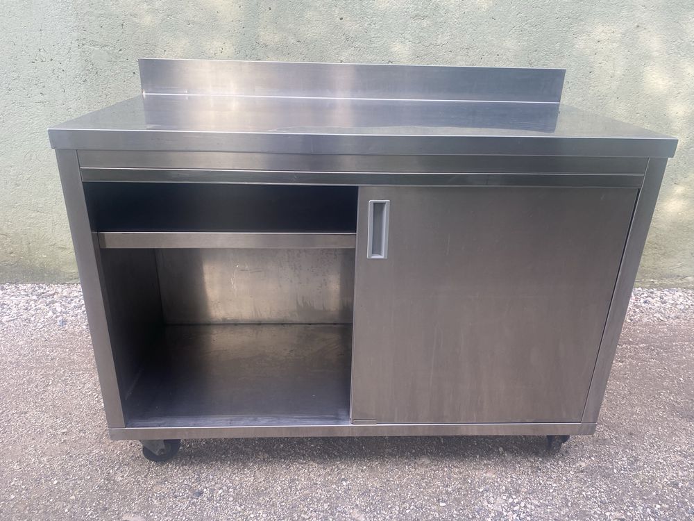 Banca inox com prateleira e portas