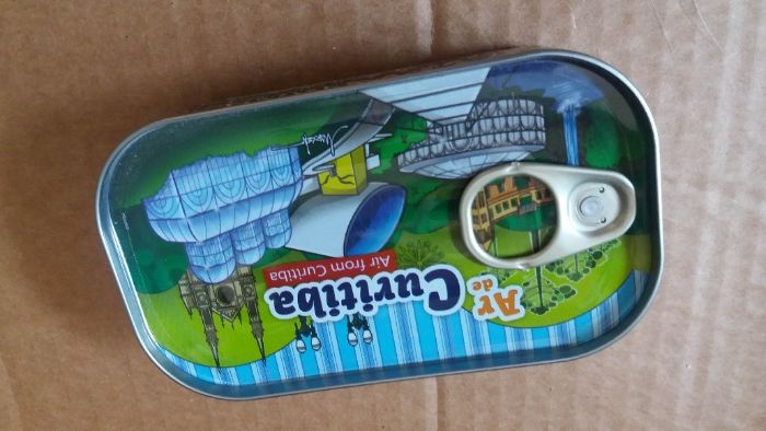 Caixa de sardinhas Curitiba - Brasil