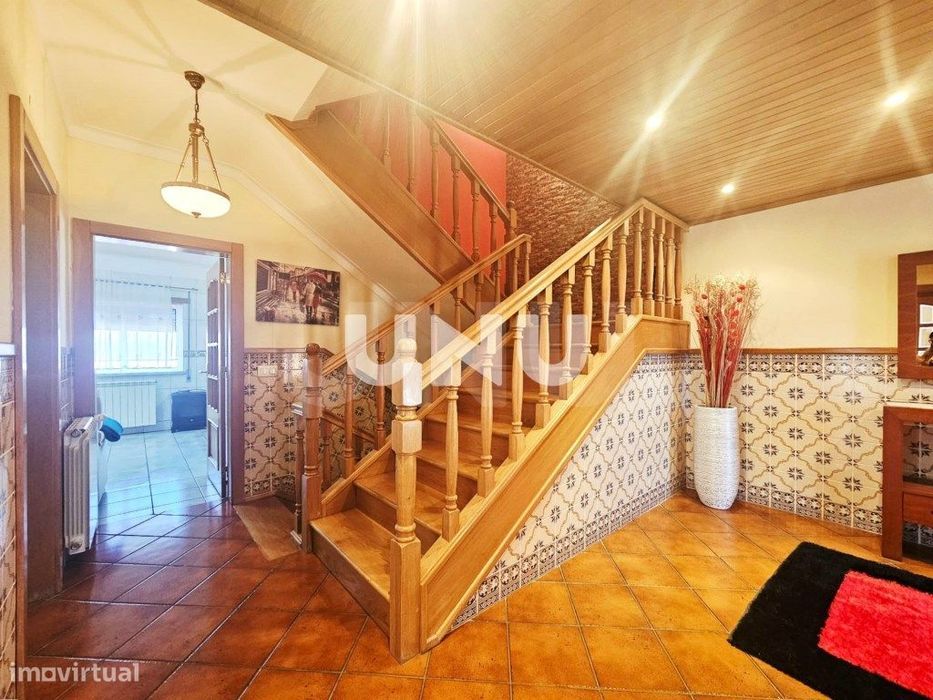 Moradia em Banda T5 - A 5 Minutos do Centro da Cidade de Viseu