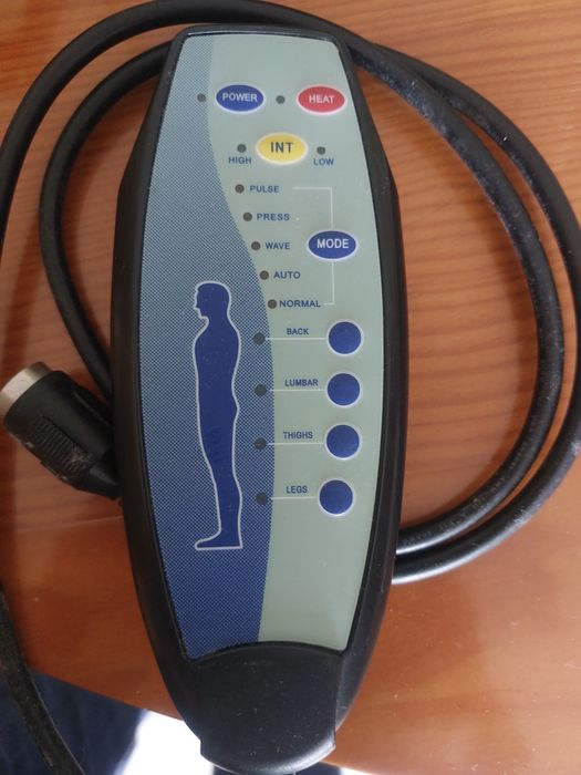 Vendo móvel sala jantar, secretária e Cadeirão relax(Para desocupar)