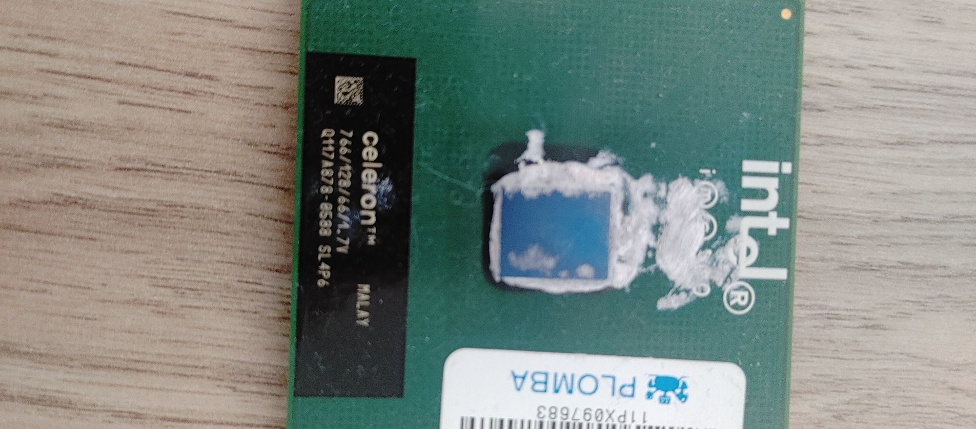 Procesor Intel Celeron, karta sieciowa i pamięć RAM