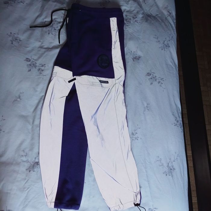 Штани на флісі Pull and bear,з рефлективним покриттям.