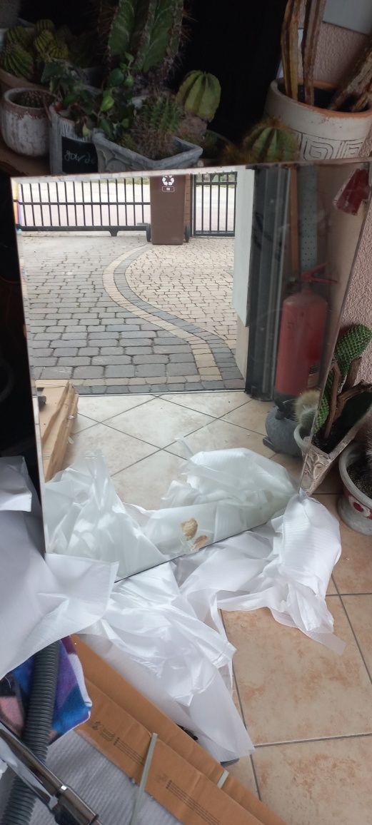 Sprzęt łazienkowy 4 sztuki