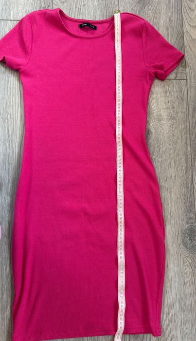 Яскраво рожева сукня Sinsay