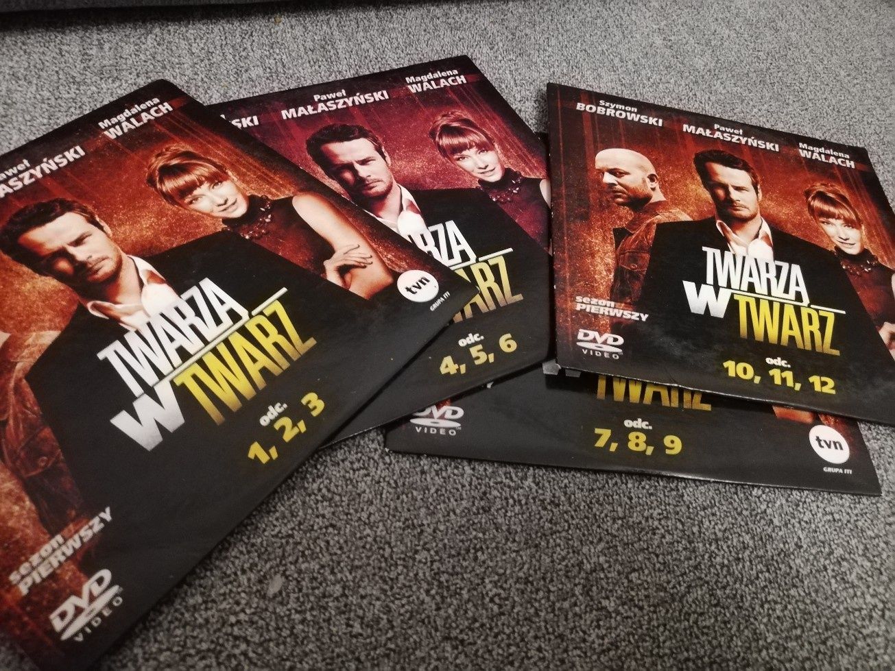 Twarzą w twarz 4 x DVD wydanie kartonowe 12 odcinków sezon 1