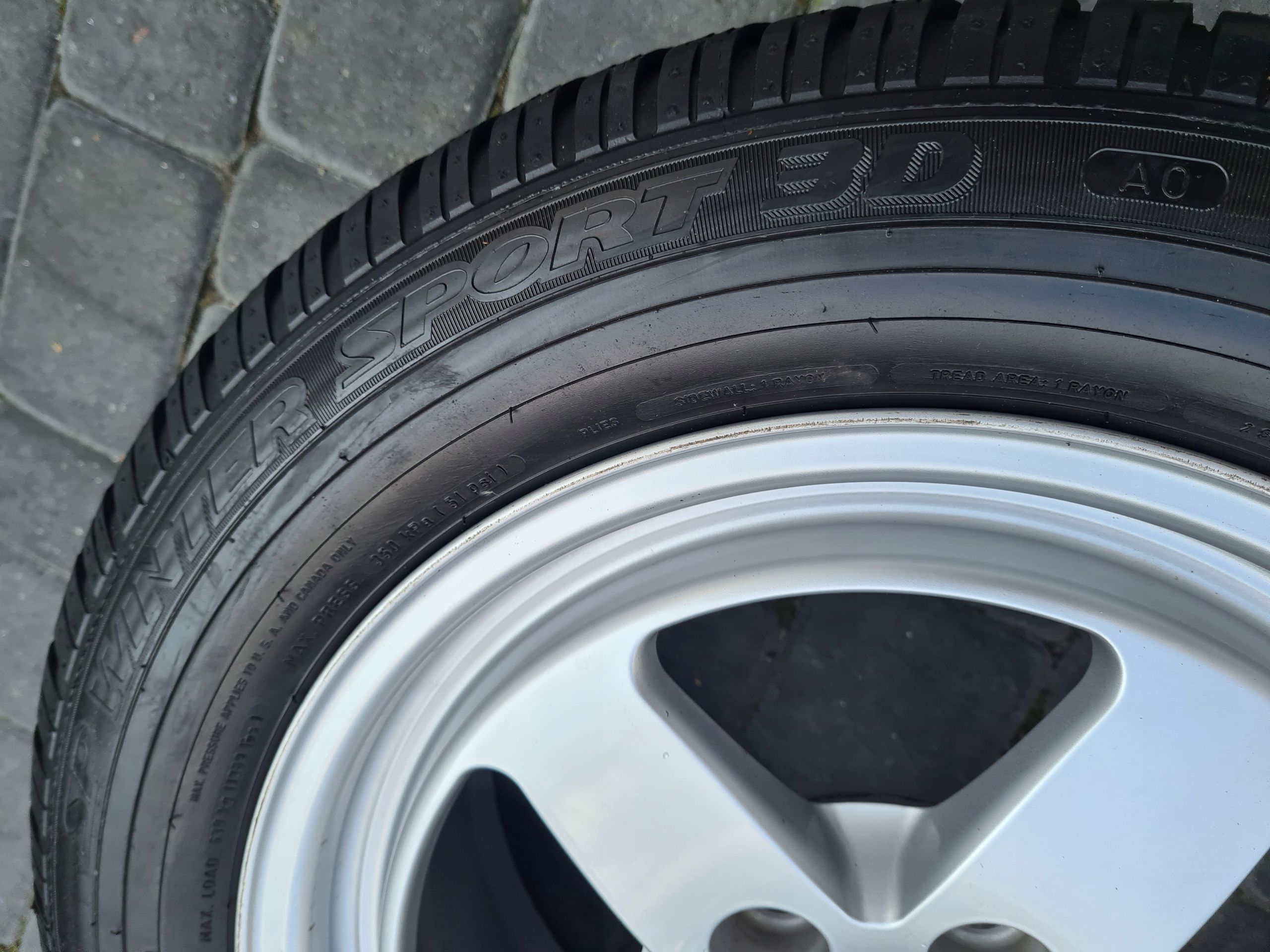 Opony Dunlop SP Winter Sport 3D - 205/60/16