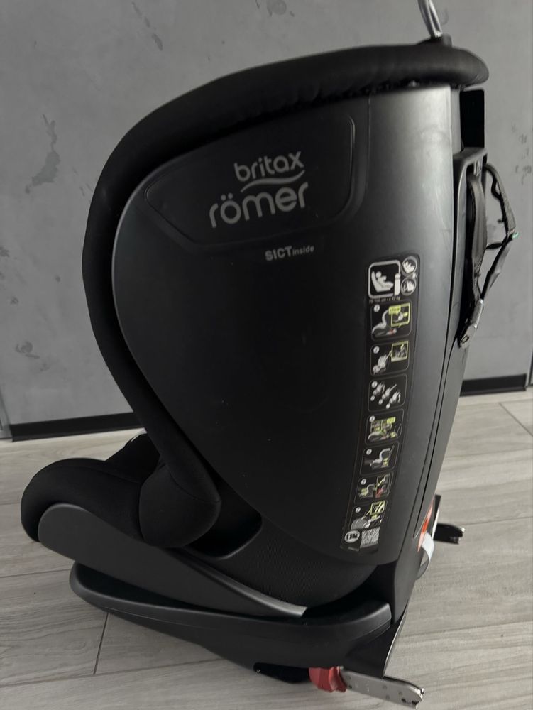 Britax Romer Trifix2 i-Size