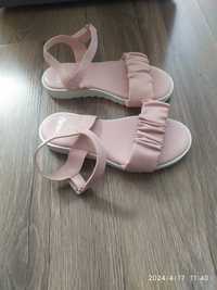Nowe sandały Sinsay rozmiar 28