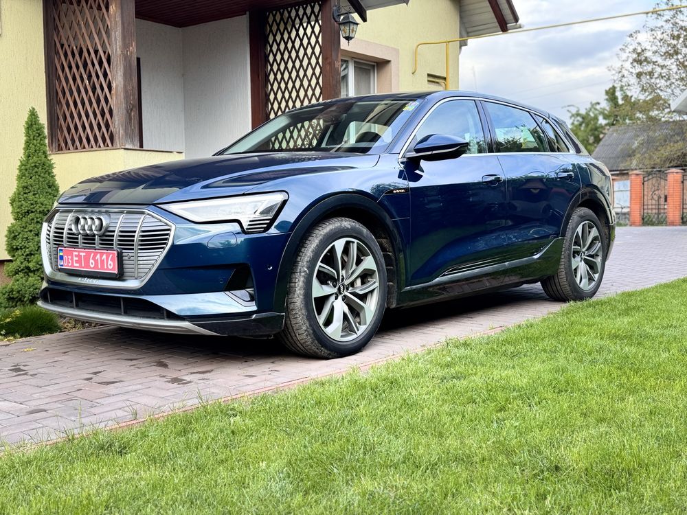 Audi E tron 95 kwt. За 21100€. В наявності