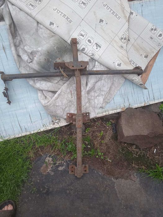 Стекла на ваз 2101 .300грн за вси стекла и мотор робочый ваз 2101