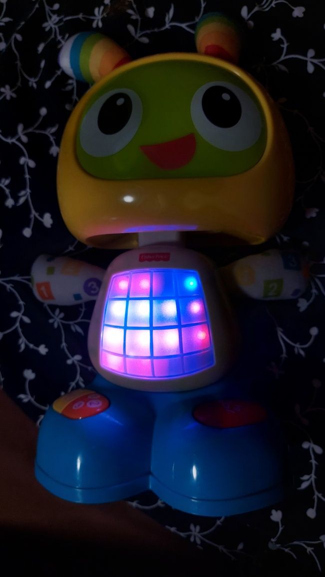 Bebo robot , zabawka grająca i tańcząca Fisher Price wersja angielska.