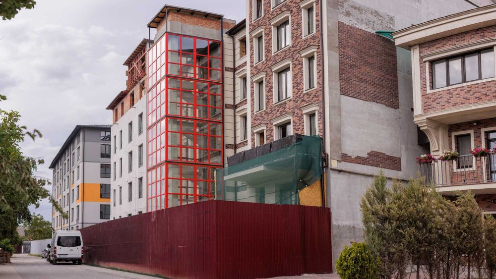 Двокімнатна квартира в Києві під інвестицію. З гардеробом