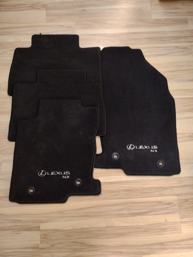 Dywaniki lexus RUBBER FLOOR MAT

PZ49K-X2352-RJ