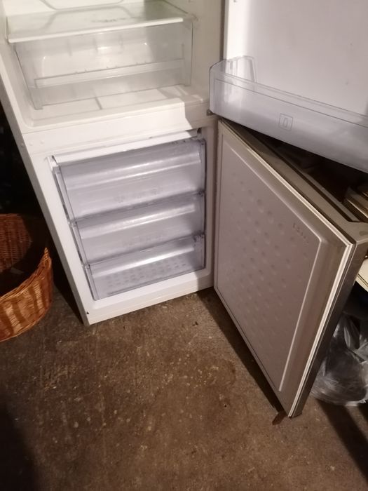 Lodówka beko srebrna transport