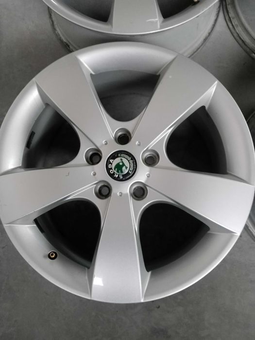 Felgi aluminiowe  oryginalne Skoda 7j17 et54 ch 57,1 5x112