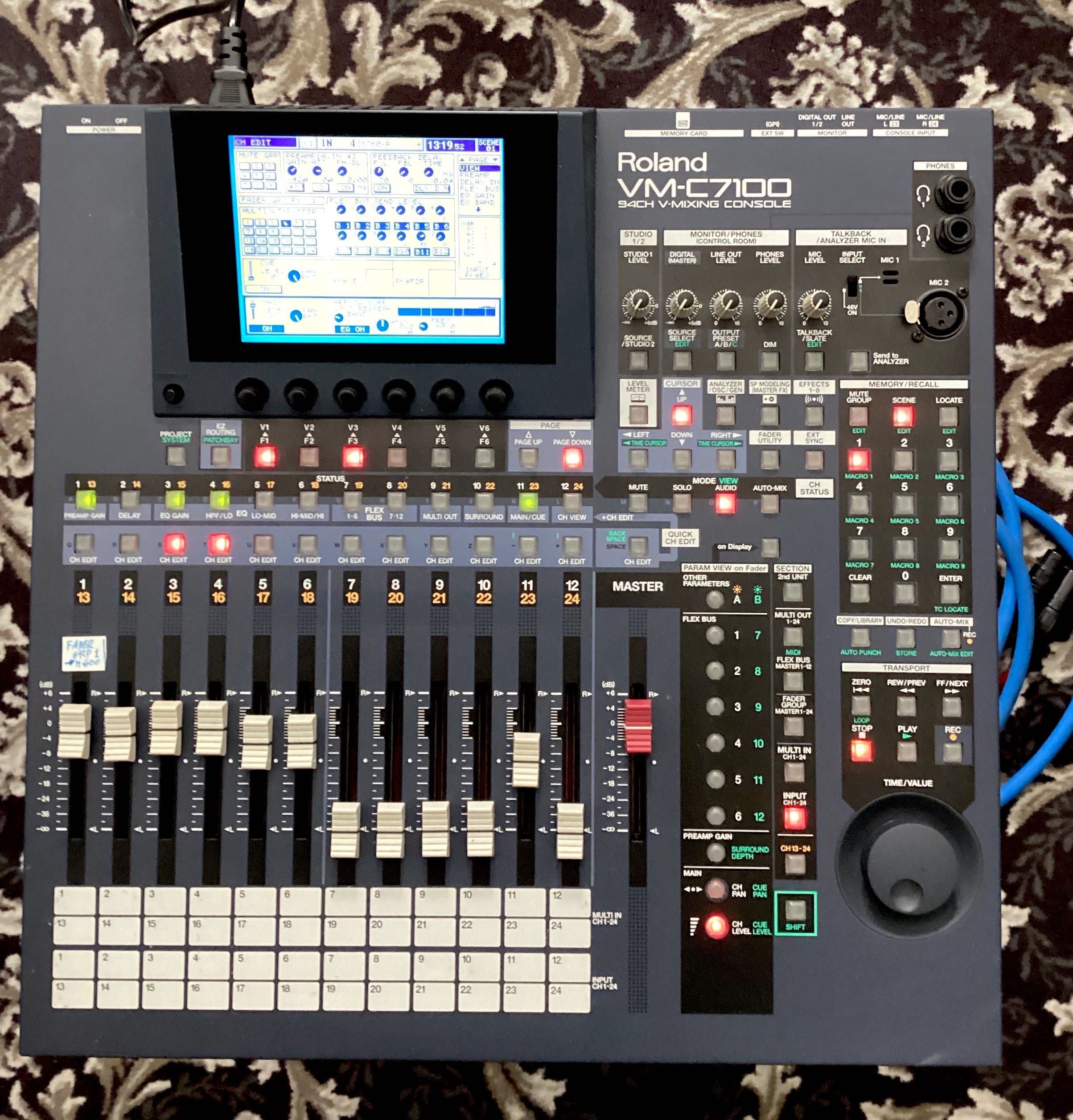 Roland VM-C7100 controlador