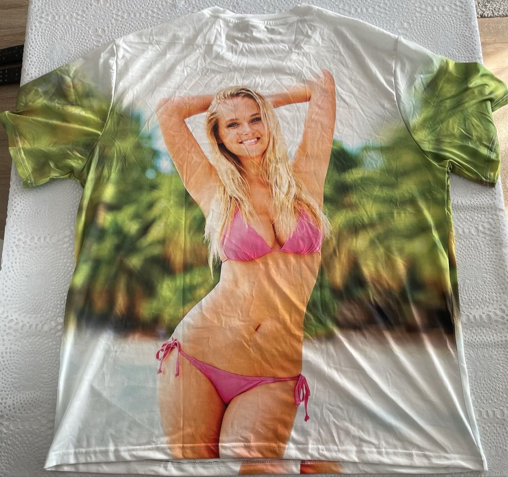 Koszulka „Kobieta w Stroju Kąpielowym” 3D 1XL z krótkim rękawem