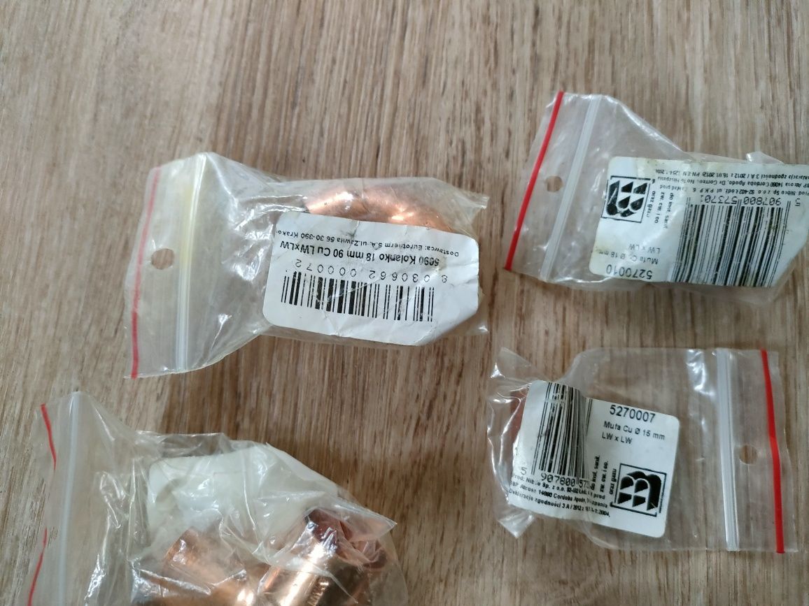 Kształtki miedziane rurki kolanka 18 mm różne